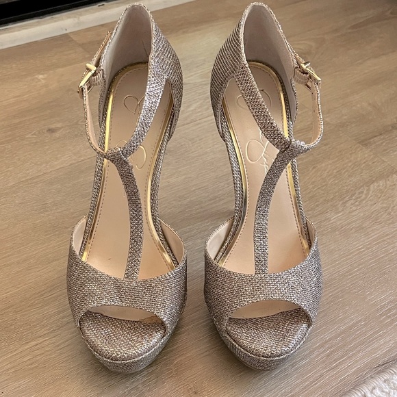 Jessica Simpson Bansi platform gold heels - Picture 3 of 9